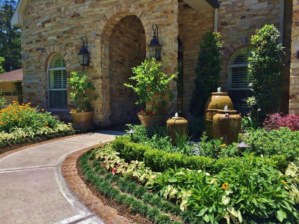 Memorial - Spring Valley - Traditional - Landscape - Houston - by Designs By Elizabeth