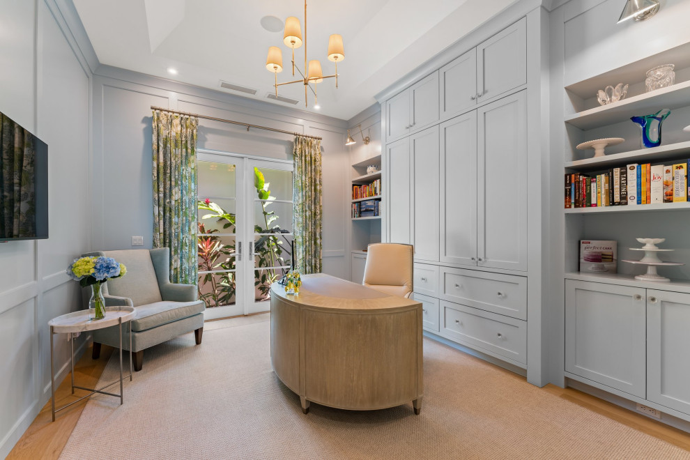 Transitional home office photo in Miami