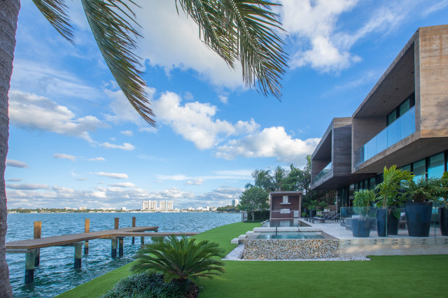 Pool/Dock contemporary