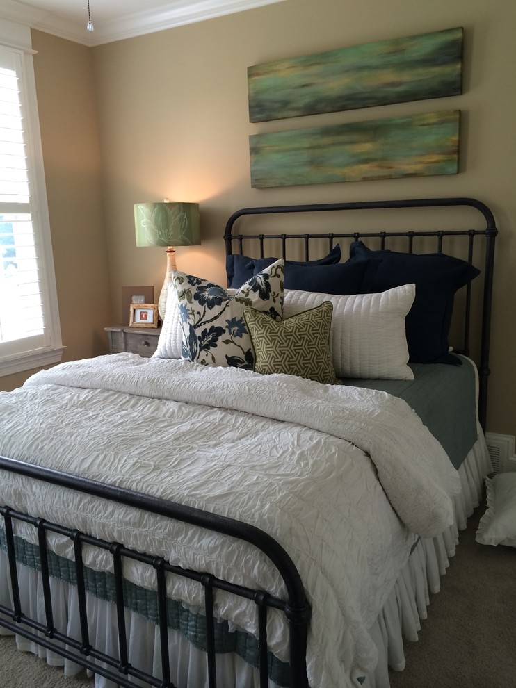Bedroom - mid-sized transitional guest carpeted bedroom idea with beige walls