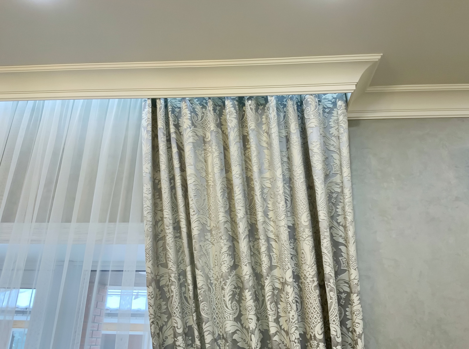 Шторы в гостиную частного дома  - дизайн, пошив. монтаж.