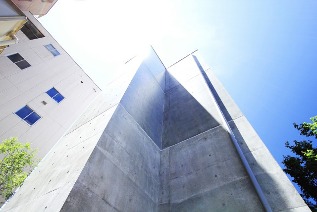 空を切り取る家 moderne-facade