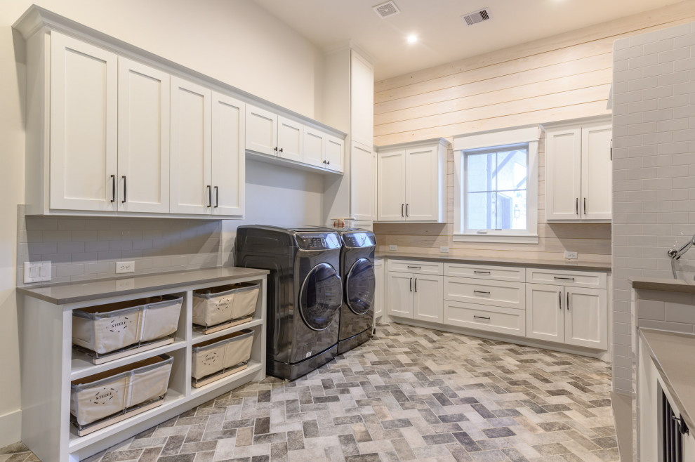 Design ideas for a country laundry room in Houston.
