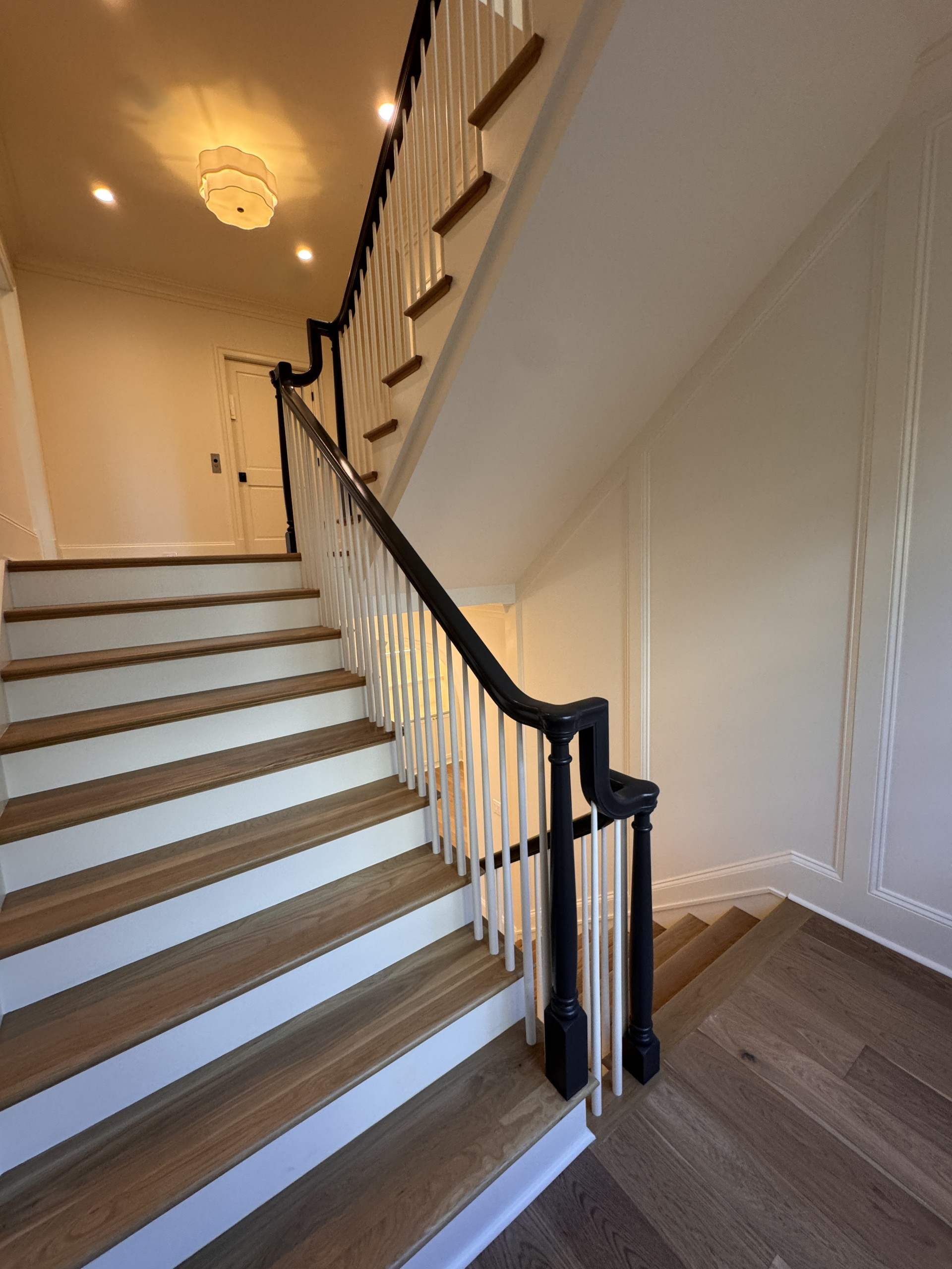 Project #160 | Traditional Box Stair with Gooseneck Handrail