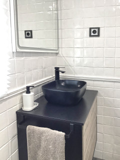 mueble bajo lavabo  Bathroom inspiration, Beautiful apartments, Interior  design layout