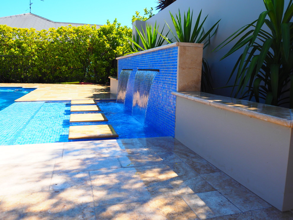 Photo of a modern pool in Newcastle - Maitland.