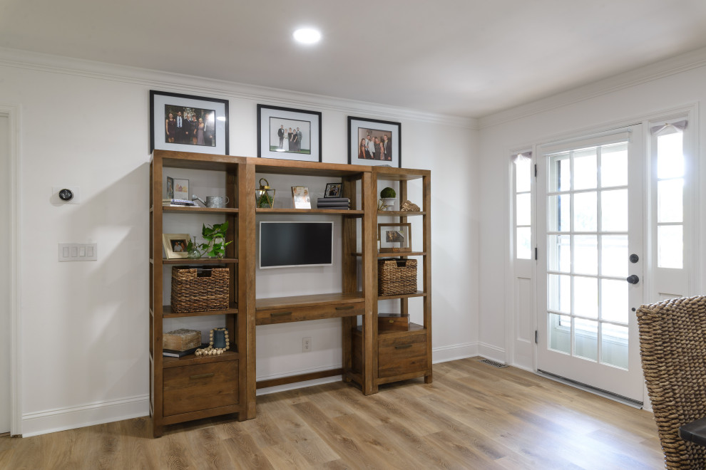 Inspiration for a transitional home design remodel in Atlanta