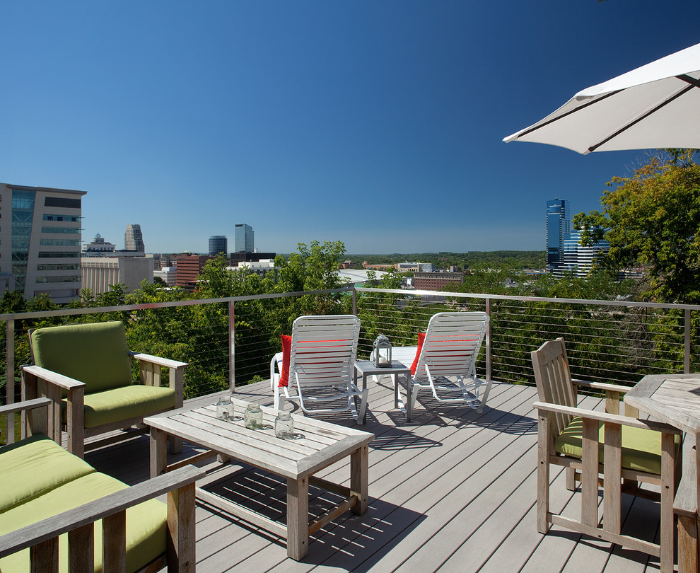 Inspiration for a contemporary rooftop and rooftop deck in Grand Rapids with no cover.