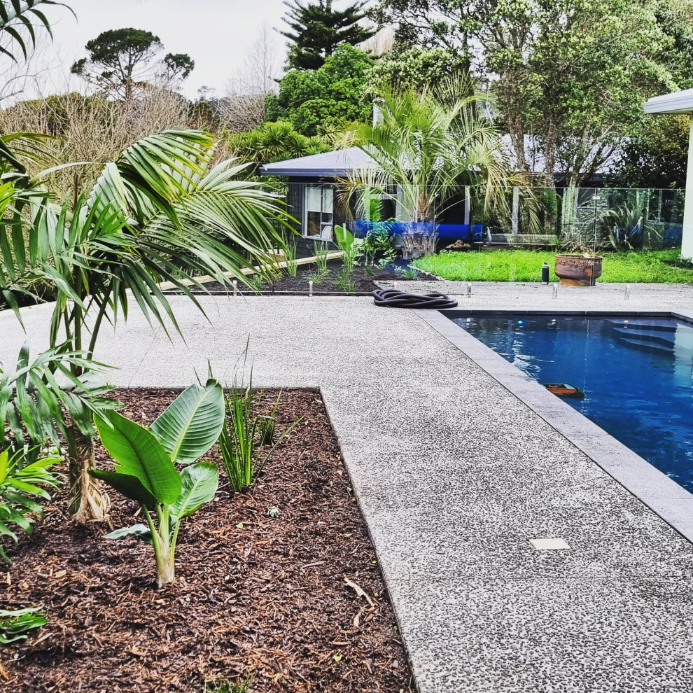 Tropical Poolside in Swanson