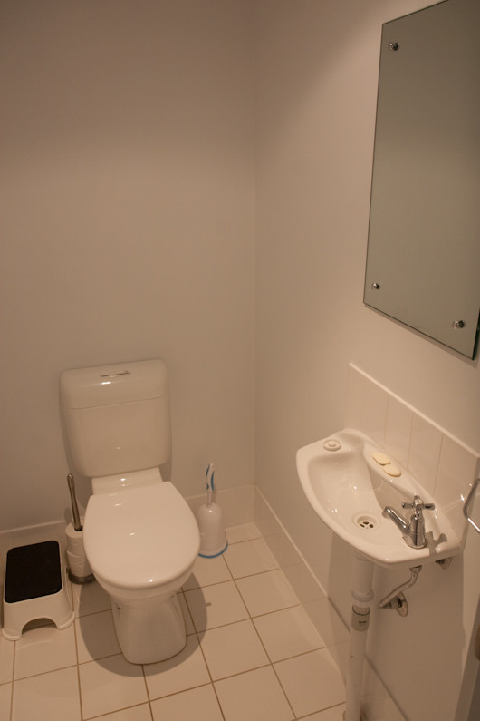 This is an example of a modern powder room in Adelaide.