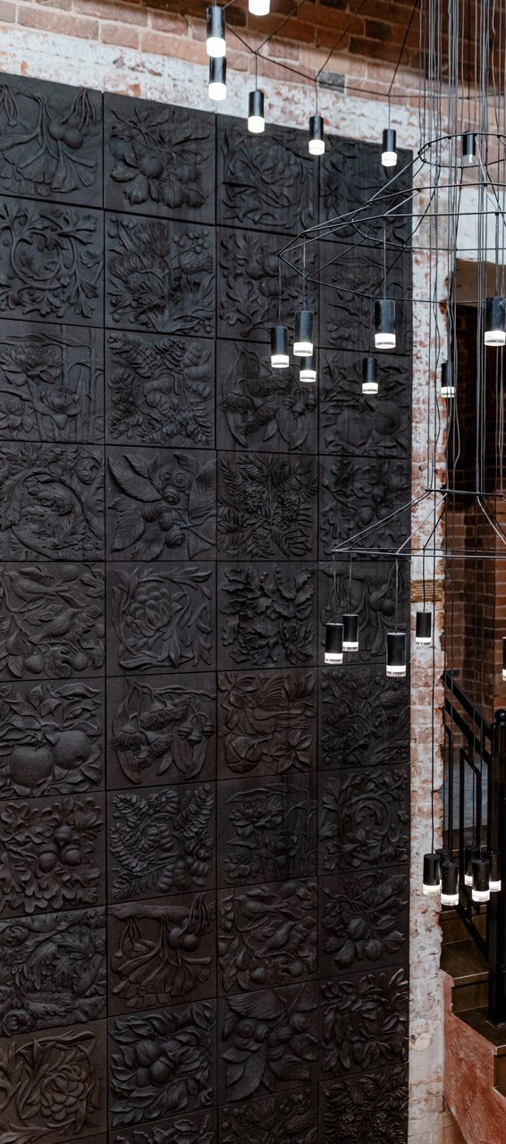 Керамическое панно "Райский сад" в Усадьбе Неклюдова