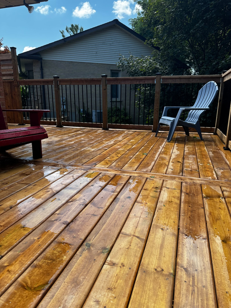 Sweetbriar - Backyard Deck - London, ON