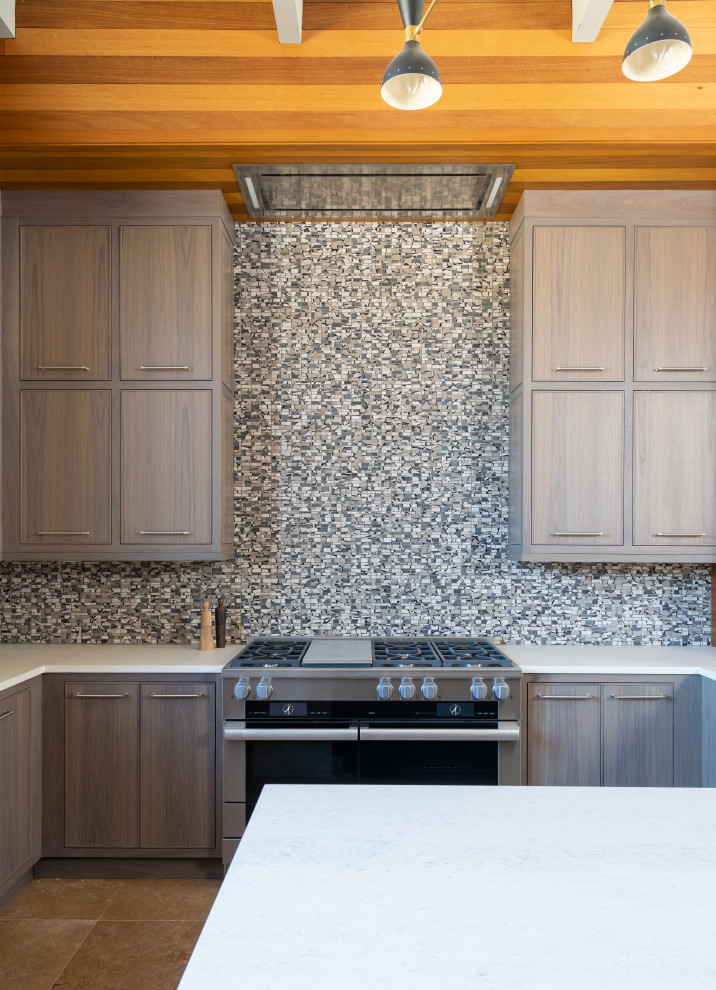 Transitional kitchen photo in Dallas