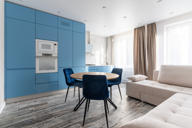 Фирменный ремонт с акцентом на детали contemporary-kitchen