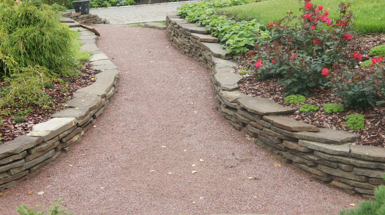 Сад  на холмах