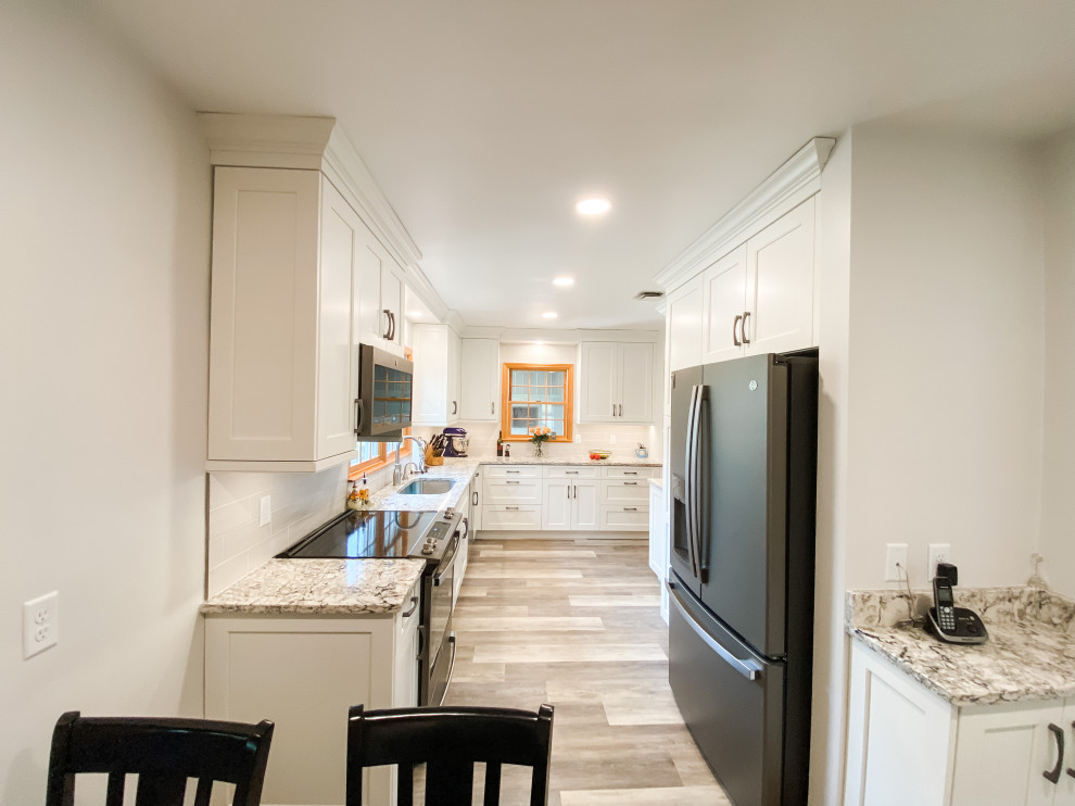 Example of a transitional kitchen design in Baltimore