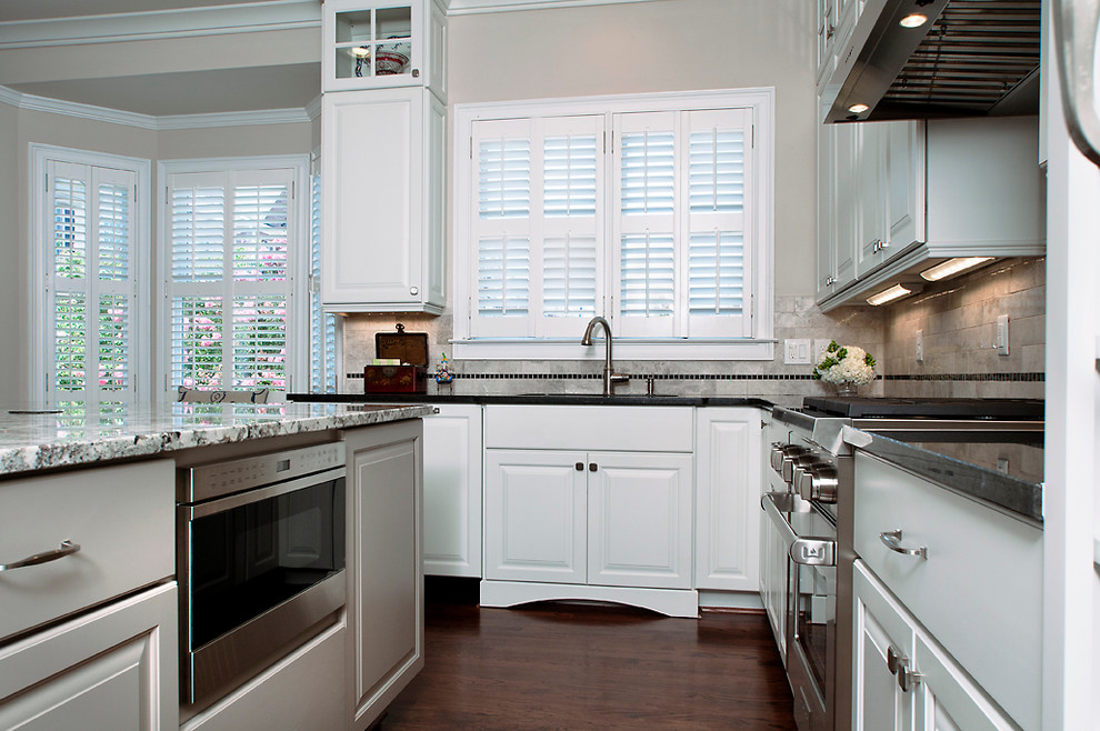 Example of a transitional kitchen design in Atlanta