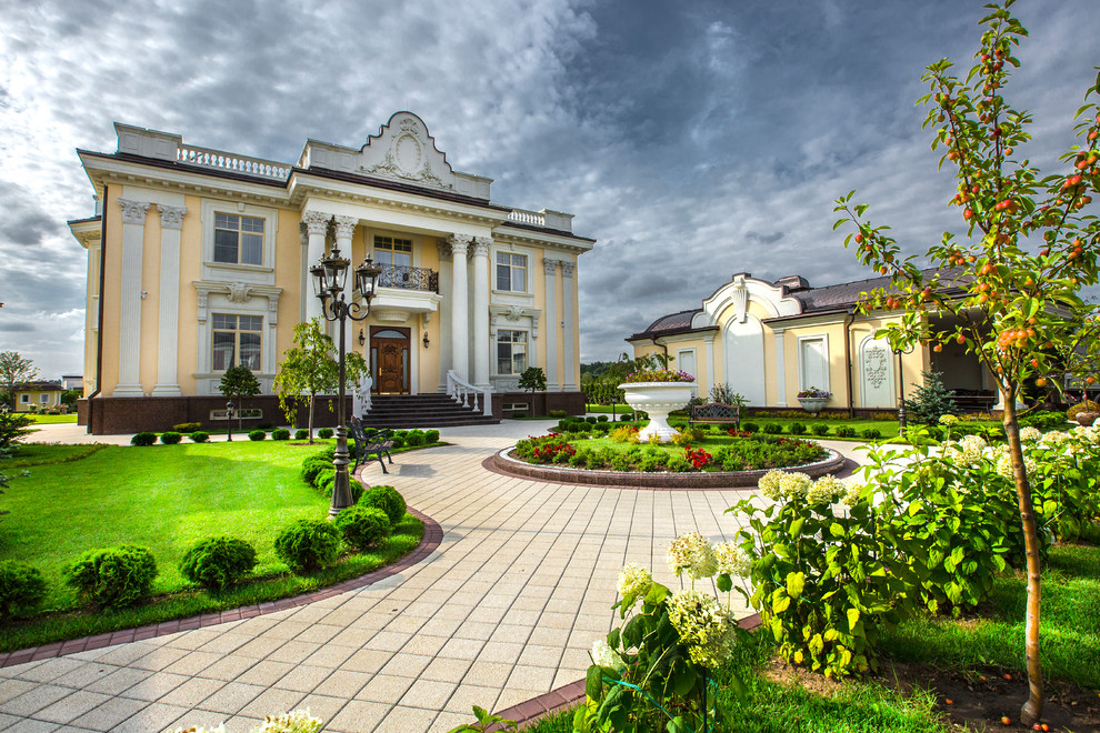 Design ideas for a traditional full sun formal garden for summer in Moscow.