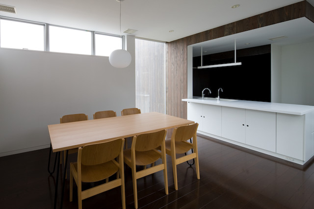 七里ガ浜の家 moderne-salle-a-manger