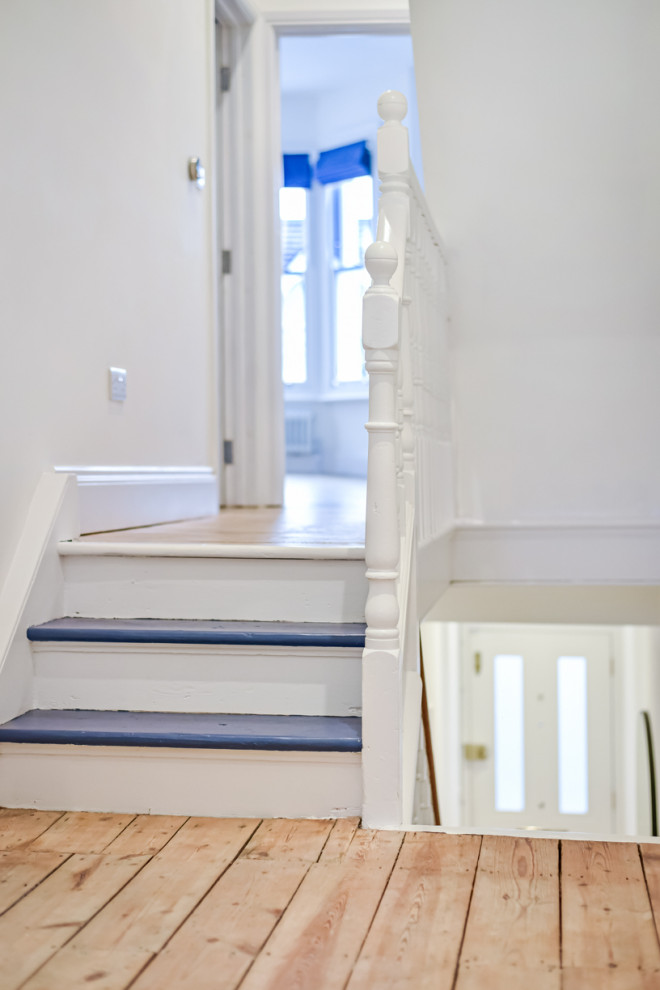 Staircase - traditional staircase idea in London