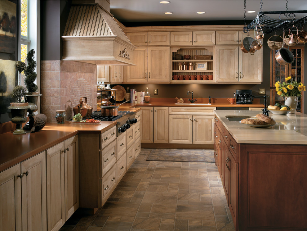 Kitchen - traditional kitchen idea
