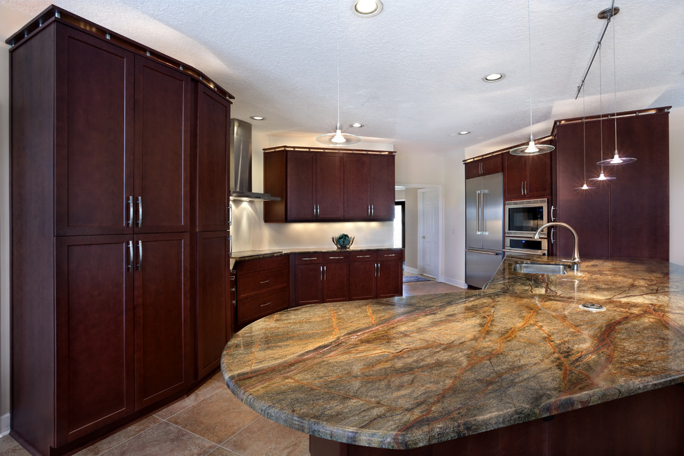 Kitchen - transitional kitchen idea in Jacksonville