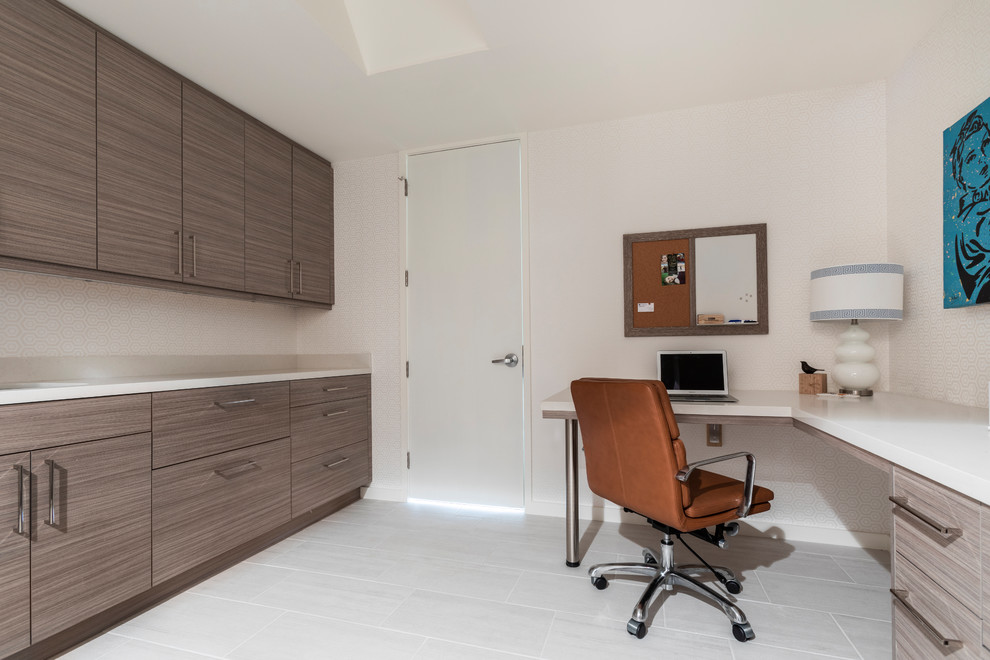 Home design - transitional home design idea in Houston