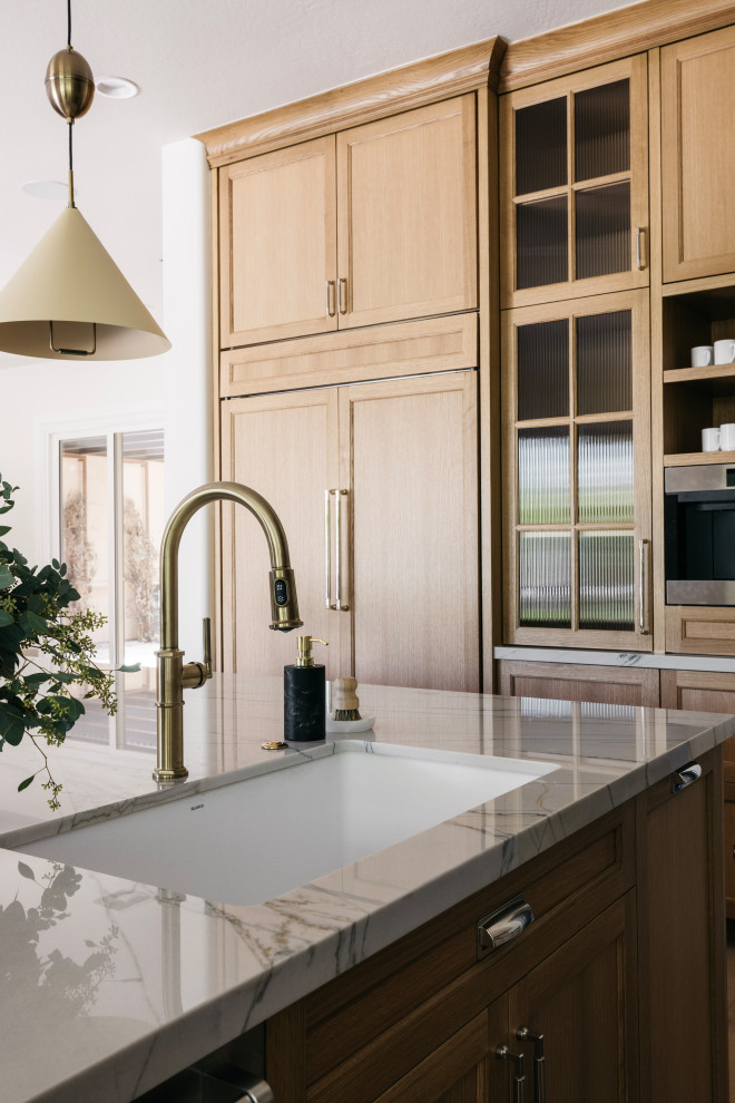 Kitchen - transitional kitchen idea in Phoenix