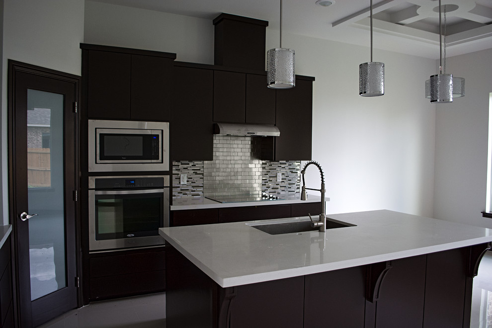 Inspiration for a transitional kitchen remodel in Austin