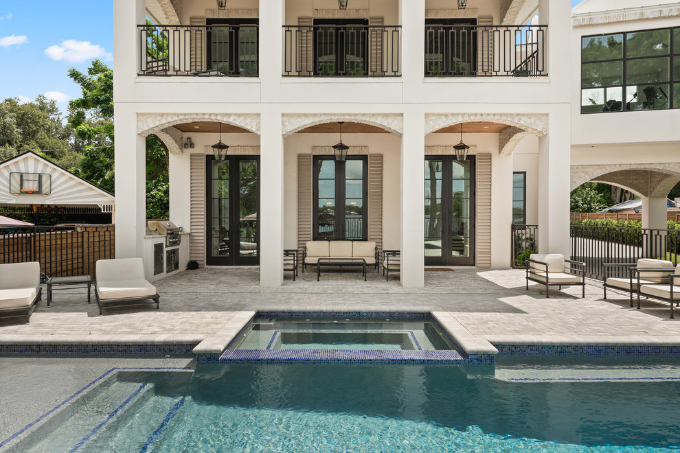 Inspiration for a transitional home design remodel in Orlando