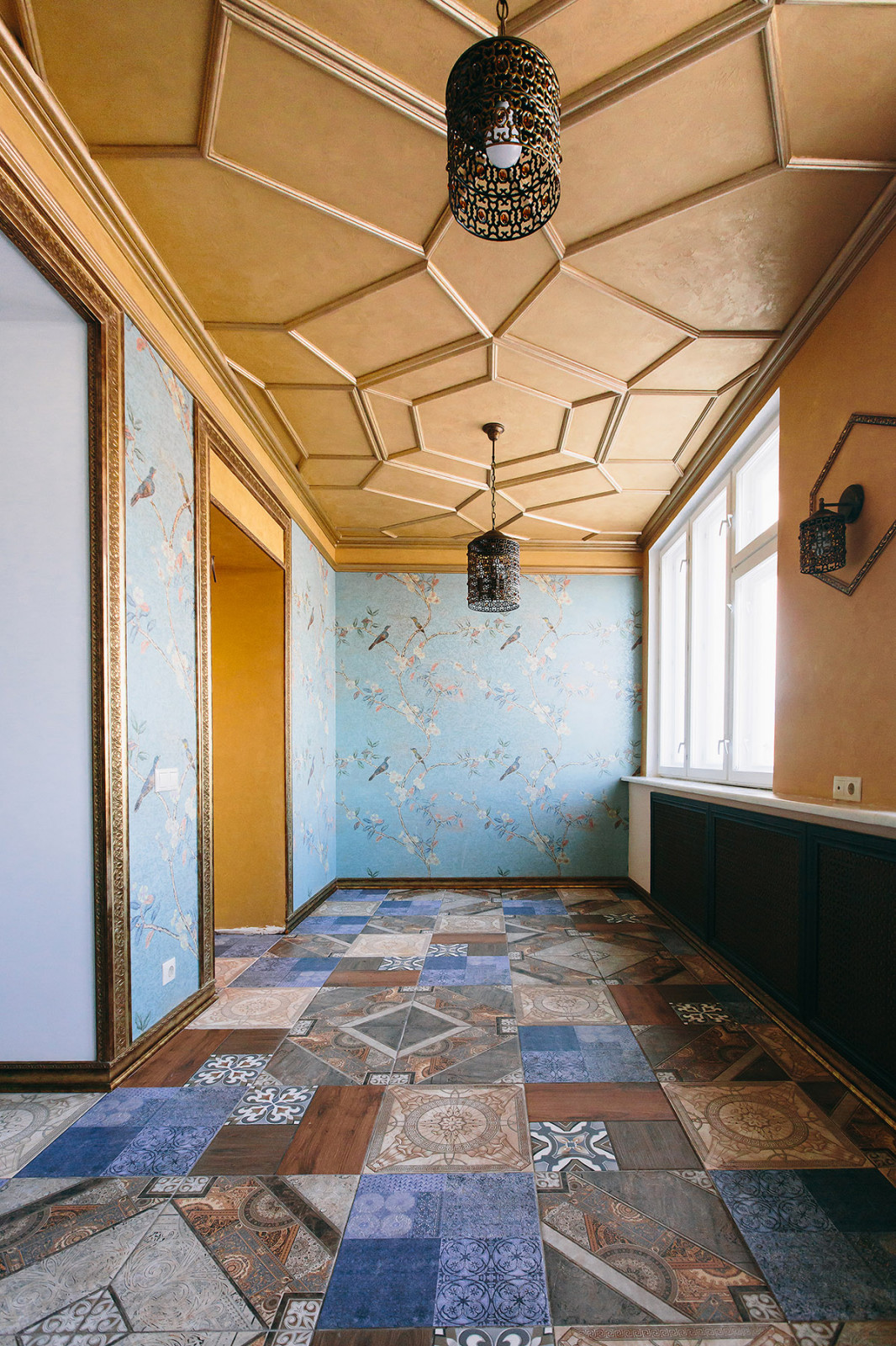 Реализация:Классика с нотками востока в бирюзе