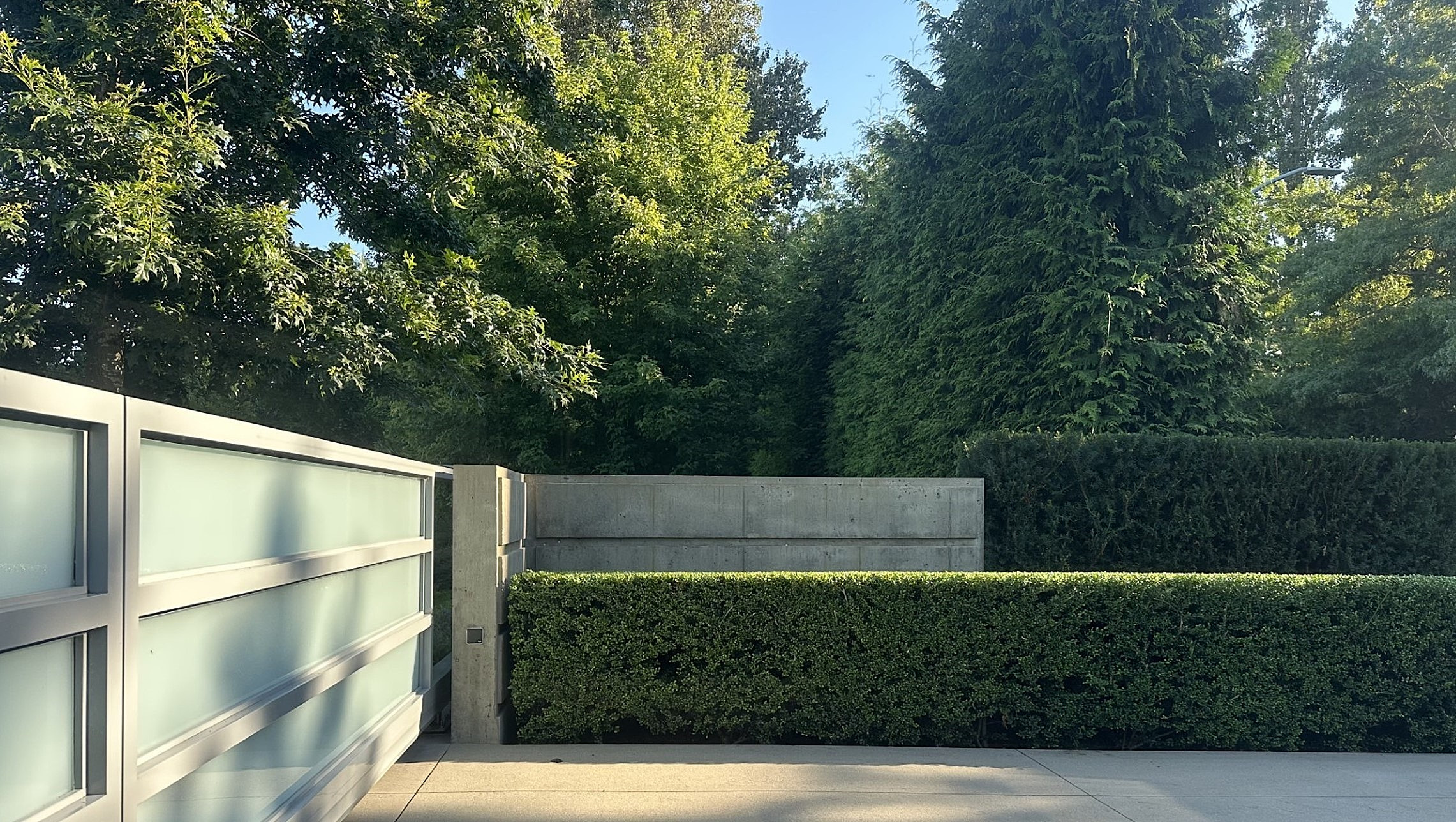 Design ideas for a landscaping in Vancouver.