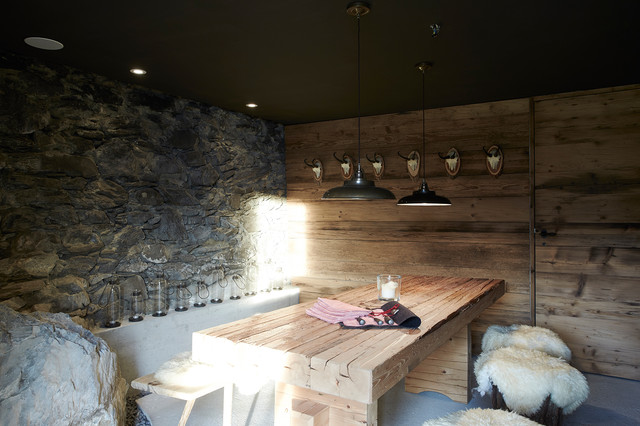 Objekt 322 rustic-dining-room