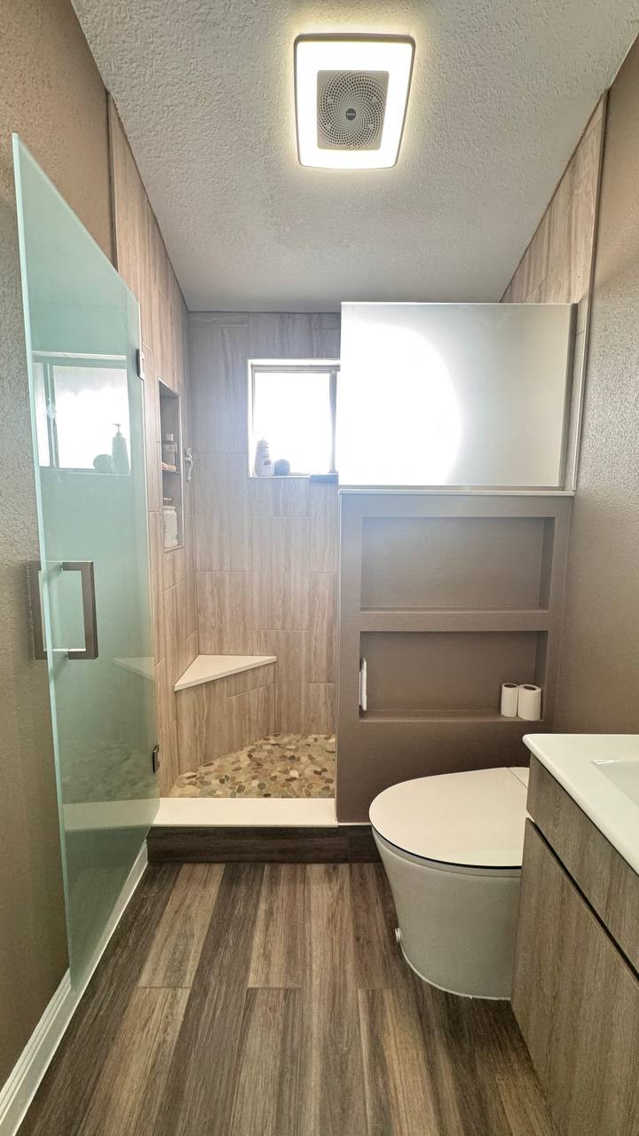 Small Luxury Bathroom