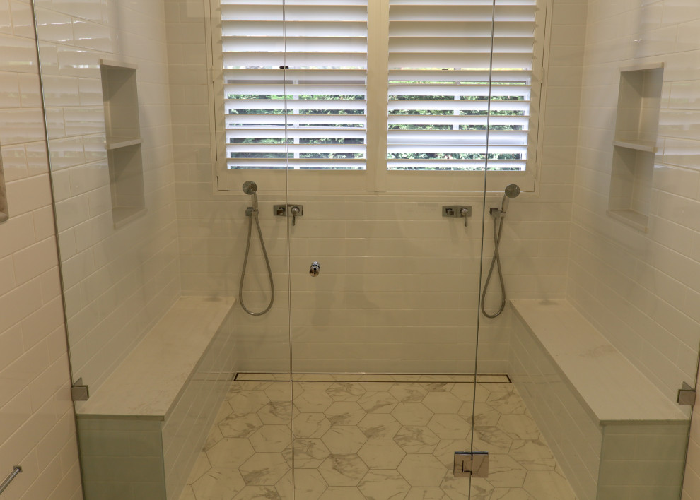 Источник вдохновения для домашнего уюта: большая ванная комната в классическом стиле