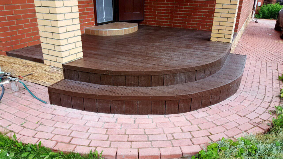 Круглое крыльцо из терассной доски ДПК, Звенигород