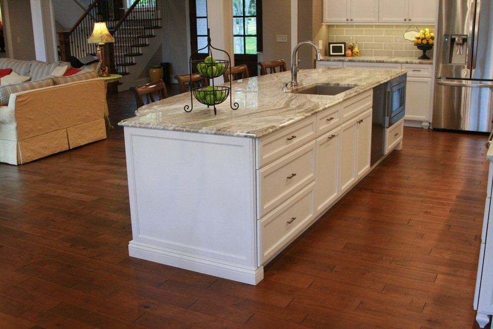 Inspiration for a transitional kitchen remodel in Cincinnati