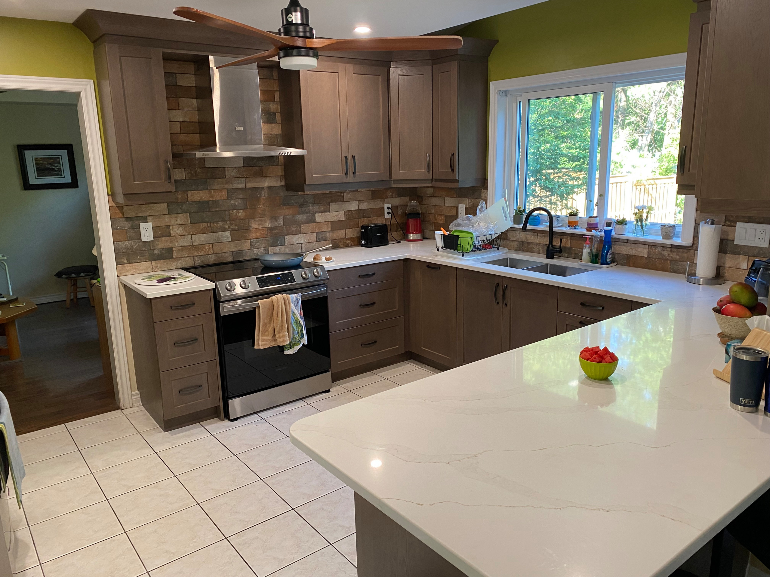 Inspiration for a kitchen remodel in Toronto