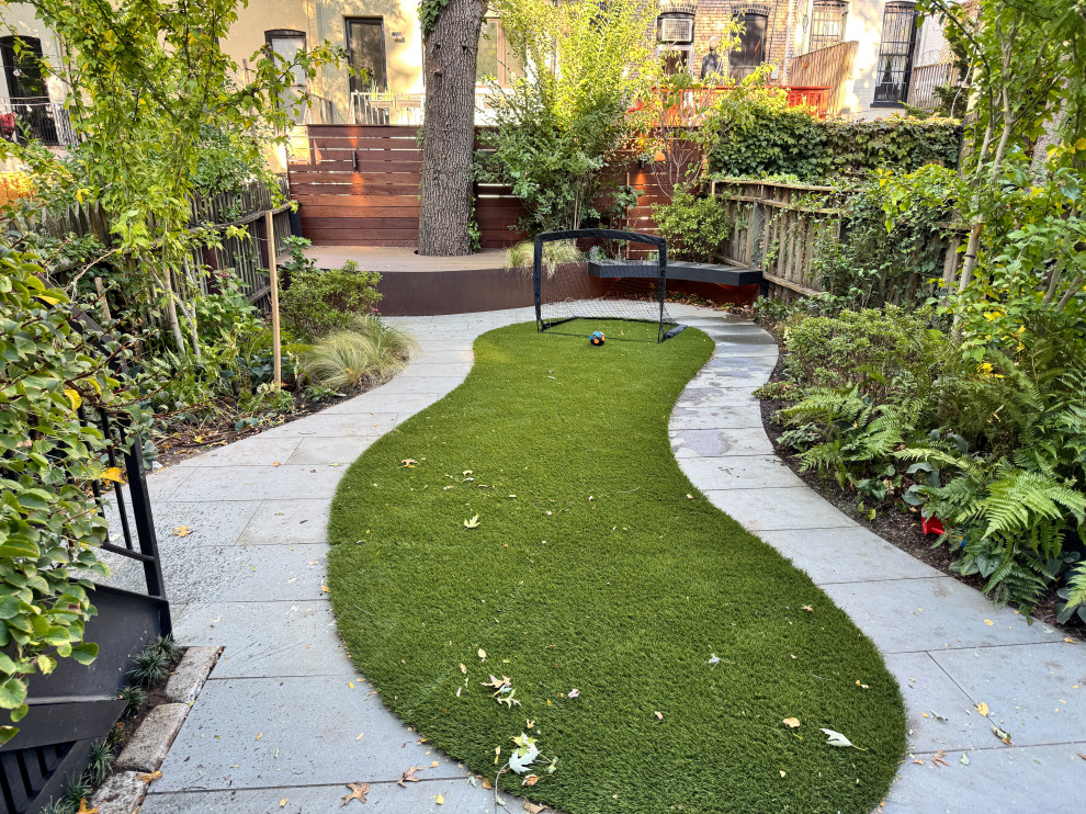 Park Slope curvy garden