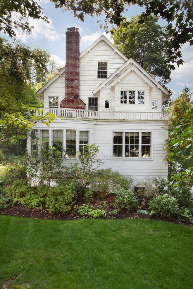 Design ideas for a traditional exterior in DC Metro.