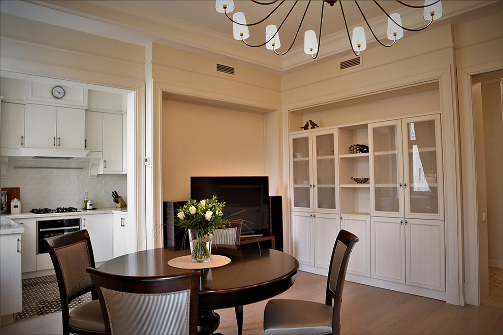 Сталинка на набережной