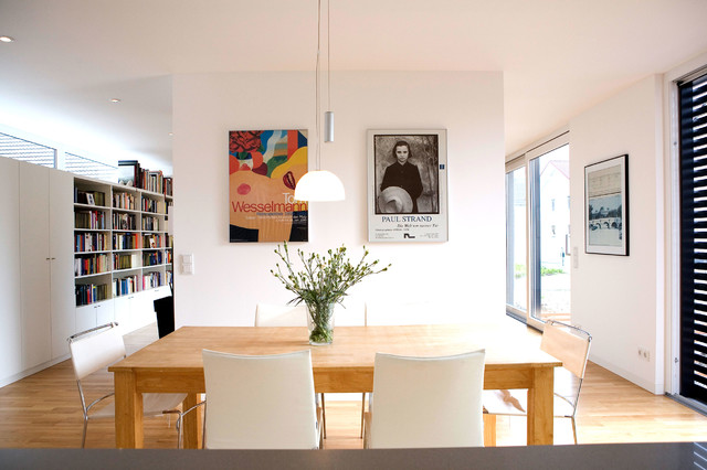 Haus WR contemporaneo-sala-da-pranzo