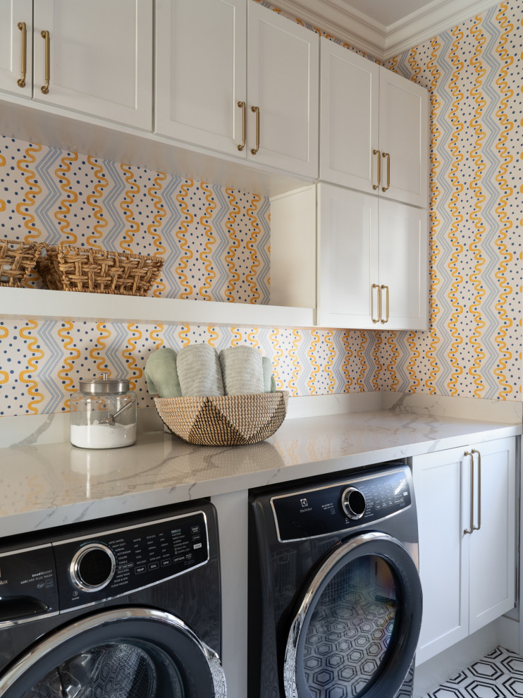 Inspiration for a transitional laundry room remodel in Los Angeles