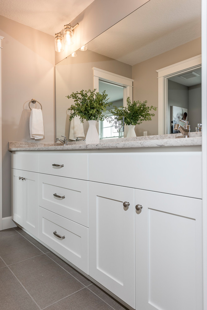 Inspiration for a transitional master bathroom remodel in Minneapolis