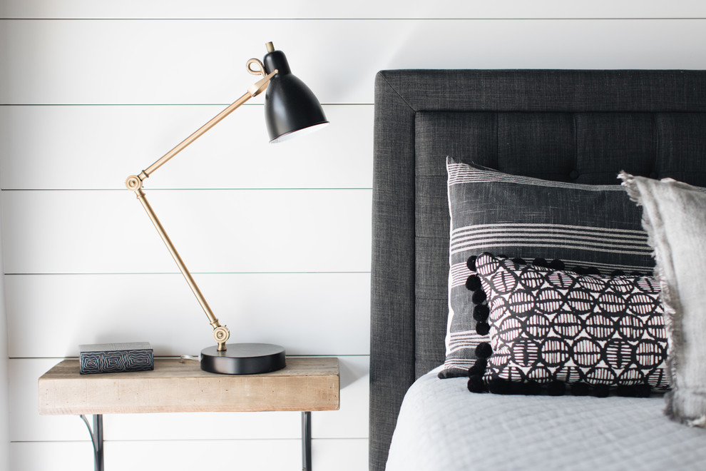 Inspiration for a transitional home design remodel in Chicago
