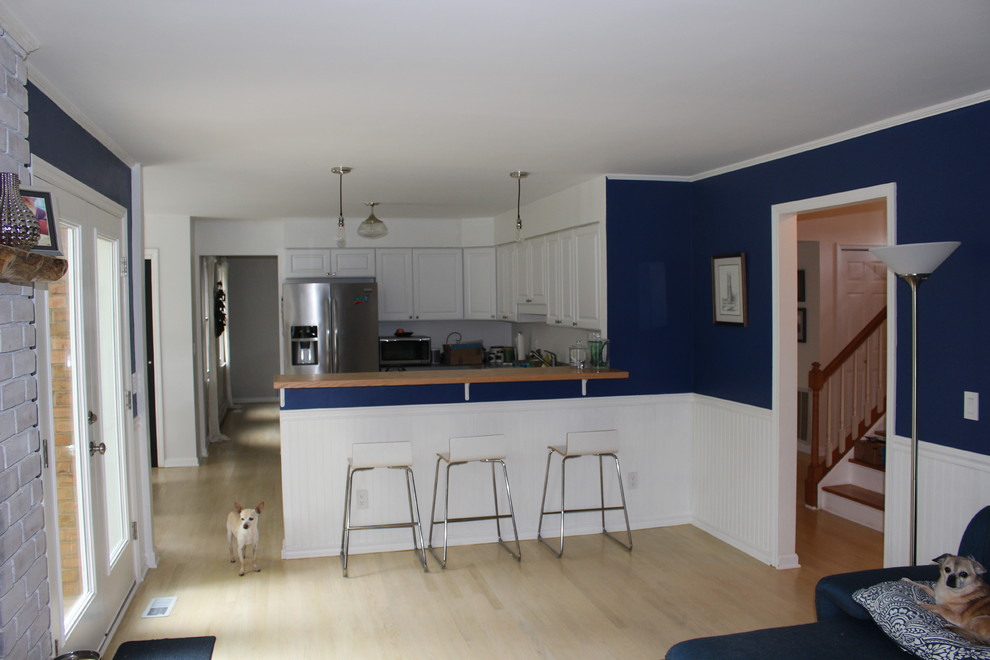 Transitional kitchen photo in DC Metro