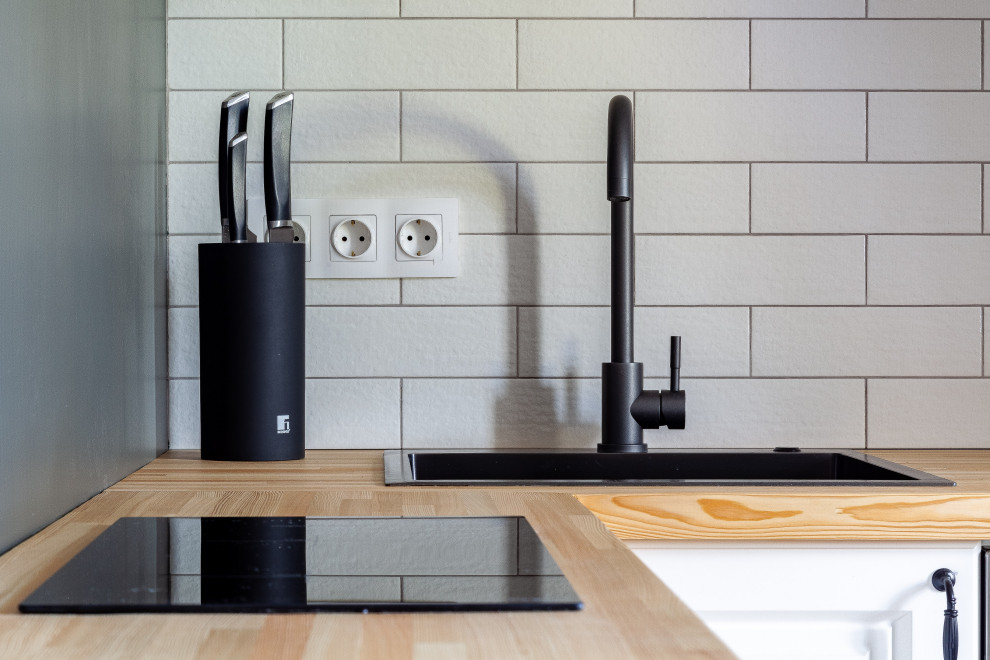 Light green 2 bedroom apartment at Moscow region