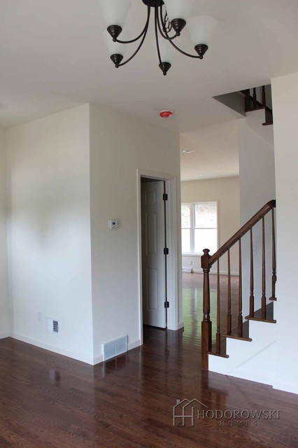 Grant Model Home american-traditional-corridor