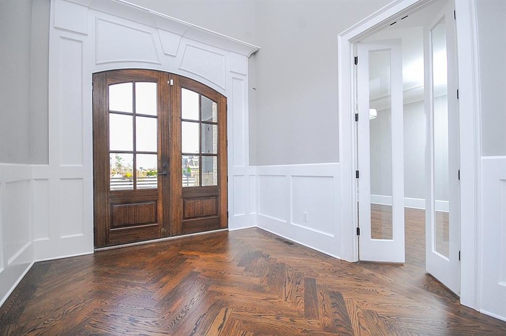 Transitional home design photo in Atlanta