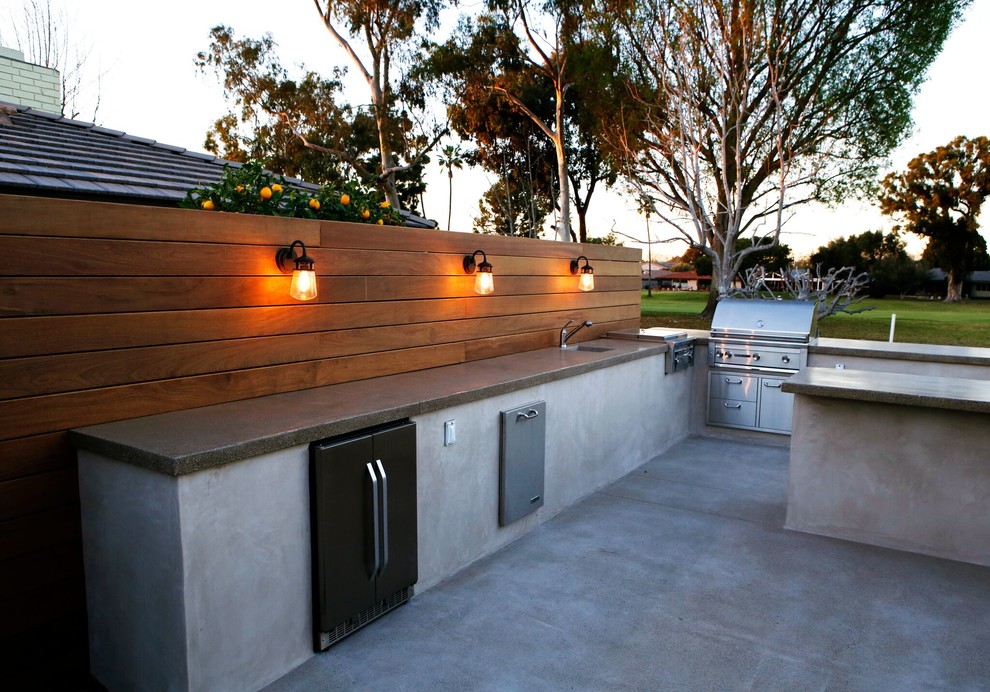 Home design - contemporary home design idea in Orange County